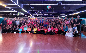 案1112參加百人舞會 大合照沒人戴口罩 桃衛生局緊急匡列90人