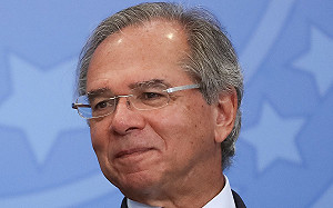 巴西經濟部長：中國人發明武漢肺炎 疫苗效果比美國差