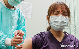 直播現場》高端疫苗重大訊息：二期臨床試驗「解盲」記者會