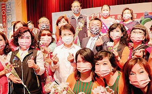 表揚模範勞工 大聯盟理事長陳瑞:攜手中市府打造幸福勞動環境