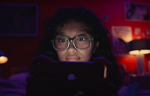 減少藍光刺激較易入睡?研究:iPhone夜覽模式無法減緩睡眠問題