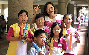 幫媽媽任務  嘉市大同國小學童：打蟑螂