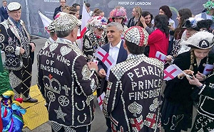 倫敦首位穆斯林市長 擊敗保守黨對手贏得連任