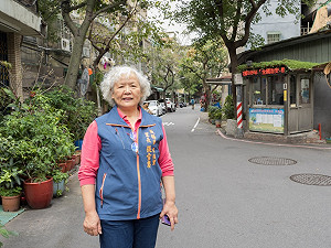 板橋保母里長張雪嬰 揪團挺農友跨縣市送愛