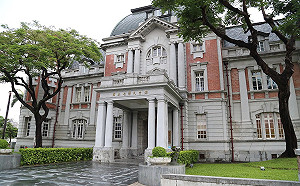 讀者投書》尋找臺灣文學的臥榻處