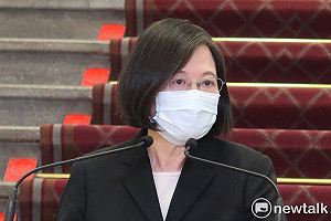 蔡英文:國外疫苗6月後分批交貨 專案追查假訊息