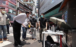 疫情擴大 林右昌：基隆嶼封島1個月 廟口夜市人流限1500人