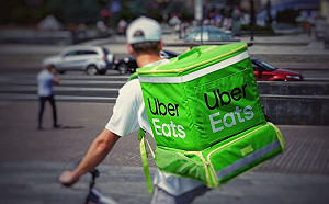 三級警戒!Uber Eats取消現金交易