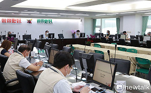 COVID-19跨局處協調緊急會議,黃偉哲建議大眾運輸採實聯