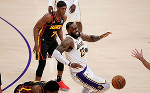 NBA/腳踝又扭到 詹皇掛保證會出戰勇士