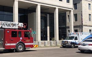 涉及恐怖主義被判有罪 美國男子聽到「壞消息」後當庭割喉自殺