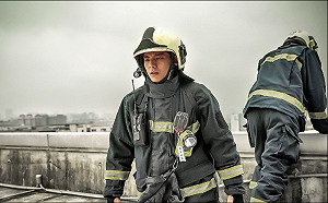 林柏宏「消防魂」克服懼高!看朱芷瑩坐7樓牆邊:起雞皮疙瘩