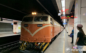 電線斷落卡火車!台鐵「四腳亭=七堵=汐止」單線通行列車延誤