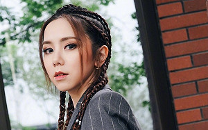 鄧紫棋家人飛上海熬過隔離！時隔1年終於見到爸爸直呼：太開心了