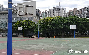 北市宣布國小26日起開放室外運動場   入校需量體溫、實聯制