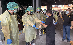 新北改裝公車成防疫巴士 協助運送輕症者