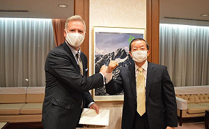 首見！美駐日職業外交官首次踏入中華民國駐日代表官邸