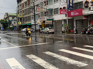 鋒面南下  高雄市永安區達大雨等級
