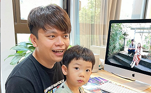 蔡阿嘎曬父子有愛睡相！二伯笑：你們睡著好像