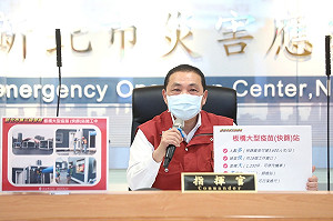 新北疫苗施打速度太慢？侯友宜不捨：很多醫護只能「抽空」找時間出來打