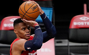 NBA／又遇球迷鬧事　被丟爆米花的威少：回去坐好！