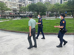 避免學生在家就學期間「趴趴走」 校園周遭熱點巡查不打烊