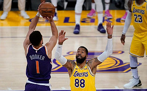 NBA／布克狂砍47分！詹皇生涯首次一輪遊　湖人衛冕失敗