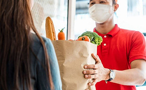 台灣半封城老外憂：外送平台大塞車