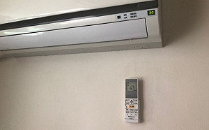 嬤從不吹冷氣卻打開！原因孫女心碎