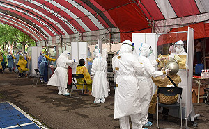 藍領比較髒?移工換雇主需PCR檢測 徐瑞希批:台灣人換工作是否比照辦理?