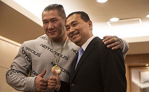 千字文｢超越藍綠｣ 館長：國民黨現在所有人都比不上侯友宜一根腳毛