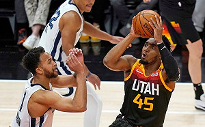 NBA／隊史第一！米契爾轟45分　爵士逆轉快艇拿下G1