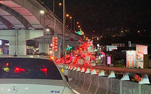 國道現車潮！網怒了：不怕死講不聽