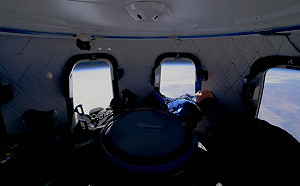 (影)與貝佐斯同行飛往太空觀光 代價7.75億元