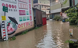 高雄豪大雨！多處積水達20公分 7區豪雨、10區大雨