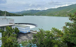 水庫喝飽了！睽違297天   南化「滿庫」再次溢流