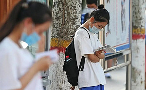 專家還是專假? 中國高考志願諮詢叫價40萬 「專家」被爆連大學都沒讀