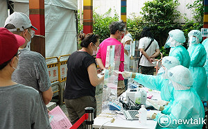 確診後就會有「無敵星星」？ 蘇一峰：台灣活在平行時空