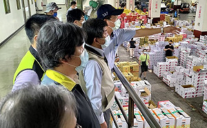 陳時中視察北農建議直接PCR 北市府反擊：一直都快篩、PCR同時進行