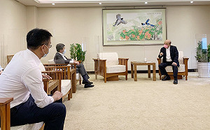 陳時中等人凌晨視察北農 蘇揆：我請他們積極協助防堵疫情擴散