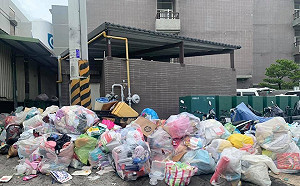 無視三級警戒！王必勝才剛撤  京元電爆6/28取消分流 「垃圾山」照片曝光