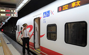 三級警戒》交通部配發1.2萬劑疫苗！台鐵：一線員工優先施打