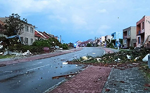 時速300km！捷克史上最狂龍捲風傷150人 城鎮半毀