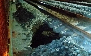 台南軌道出現「2米坑洞」！台鐵：將向鐵道局、工程包商求償