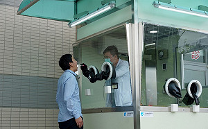 那一夜剝皮寮人人自危  科技人為醫護送來採檢亭