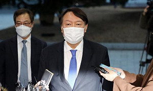 延長賽開打!南韓前檢察總長尹錫悅宣布競逐總統大位 對壘前長官秋美愛