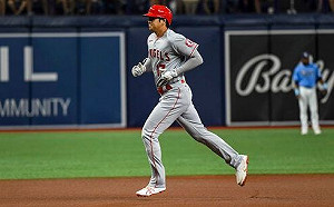 MLB/超狂!大谷單場雙轟 暫居全壘打王