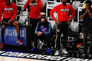 NBA/崔楊缺席第四戰 對公鹿掛免戰牌