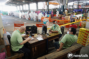 環南市場擴大採撿 北榮團隊清晨4點出發 7:35送回首批檢體