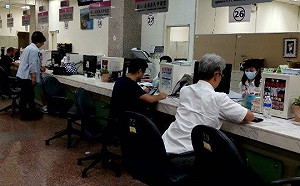 持續配合疫情第三級警戒 移民署暫緩停居留臨櫃辦理